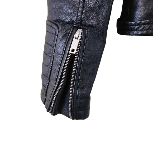 Ardene black long-sleeve zip-up faux leather moto grungecore collared jacket - Picture 9 of 14